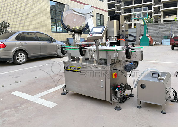 玻璃瓶旋蓋機廠家-醬類玻璃瓶旋蓋機-辣椒醬旋蓋設(shè)備廠房實拍圖